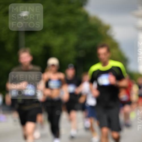 29.06.2025 - hella hamburg halbmarathon Dr. Thomas Lammeyer http://msf.ph/oto/8372175 29.06.2025 10:19:51 Kennedybrücke 1308, 1440, 1651, 2076, 2140, 2601, 2720, 2835, 2989, 3167, 4828, 5046, 5423, 6576, 7897, 7941, 7942, 8057, 8746, 8885, 9192, 9307, 9556, 9881, 10108, 10608, 11113, 11303 meine-sportfotos.de