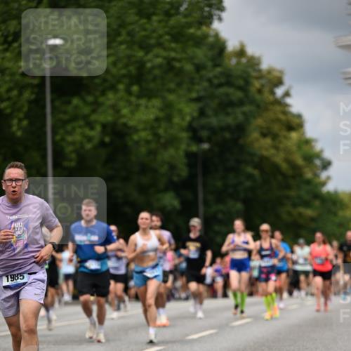 29.06.2025 - hella hamburg halbmarathon Dr. Thomas Lammeyer http://msf.ph/oto/8372202 29.06.2025 10:42:10 Kennedybrücke 1475, 1578, 1985, 2124, 2853, 3010, 3246, 3286, 3880, 4414, 5139, 5522, 5523, 5875, 6697, 6955, 7321, 7629, 8696, 8811, 8985, 9391, 9524, 9894, 10025, 10146, 10506, 10836, 11087, 11164 meine-sportfotos.de