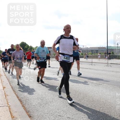 29.06.2025 - hella hamburg halbmarathon Lena Gebhardt http://msf.ph/oto/8372228 29.06.2025 10:02:12 Lombardsbrücke 16723, 724, 5742, 9928, 1453, 11938, 1128, 1184, 1254, 1364, 1432, 1453, 1733, 1881, 1940, 2142, 2322, 2323, 2685, 2712, 3169, 3780, 3976, 4066, 4286, 4328, 4985, 5602, 5603, 5742, 5763, 6166, 6295, 6322, 6327, 6438, 6595, 6708, 6860, 7031, 7049, 7189, 7223, 7243, 7323, 7869, 9020, 9021, 9131, 9156, 9230, 9353, 9741, 9928, 10177, 10866, 10882, 11191, 11554, 11670, 11871, 11938, 12315, 12316, 12491, 14471, 14660, 14677, 16420 meine-sportfotos.de