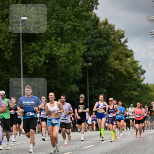 29.06.2025 - hella hamburg halbmarathon Dr. Thomas Lammeyer http://msf.ph/oto/8372247 29.06.2025 10:42:10 Kennedybrücke 1475, 1578, 1985, 2124, 2853, 3010, 3246, 3286, 3880, 4414, 5139, 5522, 5523, 5875, 6697, 6955, 7321, 7629, 8696, 8811, 8985, 9391, 9524, 9894, 10025, 10146, 10506, 10836, 11087, 11164 meine-sportfotos.de