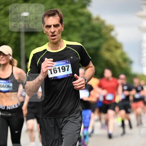 29.06.2025 - hella hamburg halbmarathon Dr. Thomas Lammeyer http://msf.ph/oto/8372355 29.06.2025 10:19:53 Kennedybrücke 1308, 1440, 1651, 2076, 2140, 2601, 2720, 2835, 3167, 4828, 5046, 5423, 7897, 7941, 7942, 8057, 8274, 8746, 8885, 9192, 9307, 9784, 9881, 10108, 10608, 11113, 11303 meine-sportfotos.de