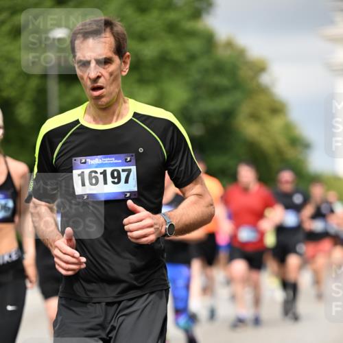 29.06.2025 - hella hamburg halbmarathon Dr. Thomas Lammeyer http://msf.ph/oto/8372380 29.06.2025 10:19:53 Kennedybrücke 1308, 1440, 1651, 2076, 2140, 2601, 2720, 2835, 3167, 4828, 5046, 5423, 7897, 7941, 7942, 8057, 8274, 8746, 8885, 9192, 9307, 9784, 9881, 10108, 10608, 11113, 11303 meine-sportfotos.de