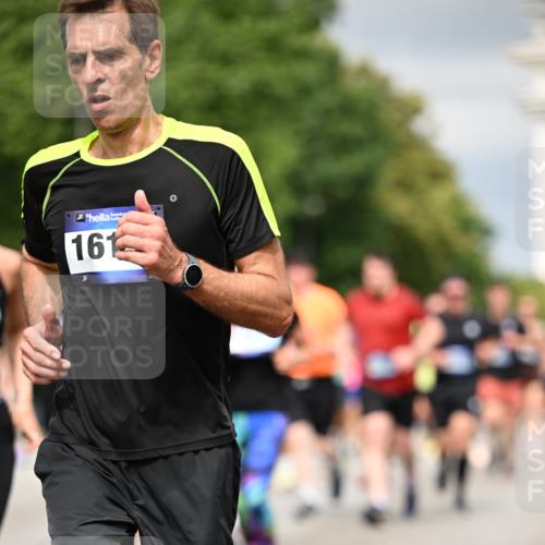 29.06.2025 - hella hamburg halbmarathon Dr. Thomas Lammeyer http://msf.ph/oto/8372396 29.06.2025 10:19:53 Kennedybrücke 1308, 1440, 1651, 2076, 2140, 2601, 2720, 2835, 3167, 4828, 5046, 5423, 7897, 7941, 7942, 8057, 8274, 8746, 8885, 9192, 9307, 9784, 9881, 10108, 10608, 11113, 11303 meine-sportfotos.de