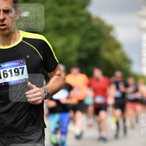 29.06.2025 - hella hamburg halbmarathon Dr. Thomas Lammeyer http://msf.ph/oto/8372419 29.06.2025 10:19:53 Kennedybrücke 1308, 1440, 1651, 2076, 2140, 2601, 2720, 2835, 3167, 4828, 5046, 5423, 7897, 7941, 7942, 8057, 8274, 8746, 8885, 9192, 9307, 9784, 9881, 10108, 10608, 11113, 11303 meine-sportfotos.de