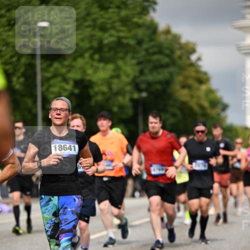 29.06.2025 - hella hamburg halbmarathon Dr. Thomas Lammeyer http://msf.ph/oto/8372430 29.06.2025 10:19:54 Kennedybrücke 1308, 1440, 1651, 2076, 2140, 2436, 2601, 2720, 2835, 3167, 4828, 5046, 5423, 7897, 7941, 7942, 8057, 8274, 8746, 8885, 9192, 9307, 9784, 9881, 10108, 10608, 11113, 11303 meine-sportfotos.de