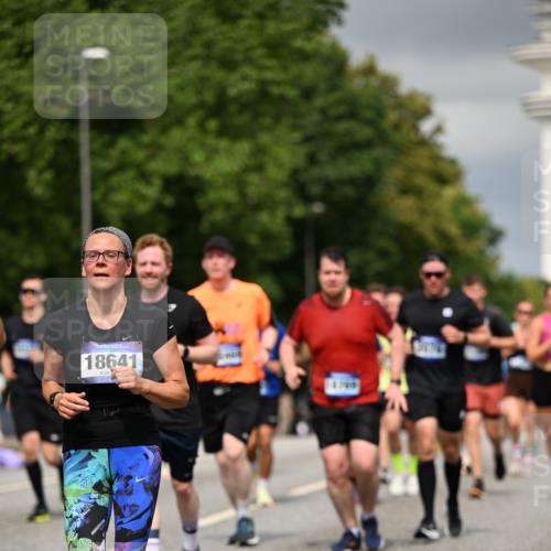 29.06.2025 - hella hamburg halbmarathon Dr. Thomas Lammeyer http://msf.ph/oto/8372436 29.06.2025 10:19:54 Kennedybrücke 1308, 1440, 1651, 2076, 2140, 2436, 2601, 2720, 2835, 3167, 4828, 5046, 5423, 7897, 7941, 7942, 8057, 8274, 8746, 8885, 9192, 9307, 9784, 9881, 10108, 10608, 11113, 11303 meine-sportfotos.de