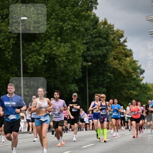 29.06.2025 - hella hamburg halbmarathon Dr. Thomas Lammeyer http://msf.ph/oto/8372503 29.06.2025 10:42:11 Kennedybrücke 1475, 1578, 1985, 2124, 2853, 3010, 3246, 3286, 3880, 4414, 5139, 5522, 5523, 5875, 6697, 6955, 7321, 7629, 8696, 8811, 8985, 9391, 9524, 9894, 10025, 10146, 10506, 10836, 11087, 11152, 11164 meine-sportfotos.de