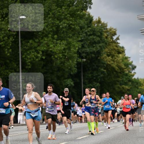 29.06.2025 - hella hamburg halbmarathon Dr. Thomas Lammeyer http://msf.ph/oto/8372530 29.06.2025 10:42:12 Kennedybrücke 1475, 1578, 1985, 2124, 2853, 3010, 3246, 3286, 3880, 4414, 5139, 5522, 5523, 5875, 6697, 6955, 7321, 7629, 8696, 8811, 9391, 9524, 9894, 10025, 10146, 10506, 11087, 11152, 11164 meine-sportfotos.de