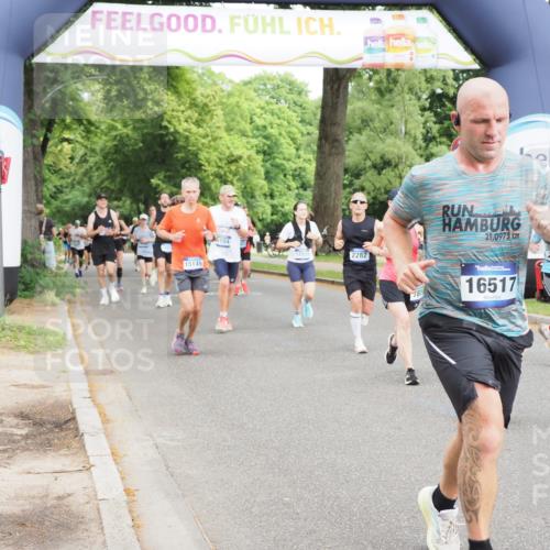 29.06.2025 - hella hamburg halbmarathon MichiJ http://msf.ph/oto/8372547 29.06.2025 10:44:52 Zwischen KM18-KM19 1611, 2282, 2806, 2840, 6595, 7856, 12495, 13880, 14571, 15145, 16113, 16517, 17531, 17827, 18891 meine-sportfotos.de