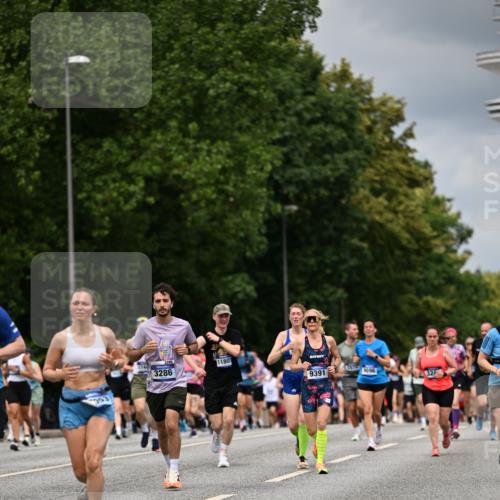 29.06.2025 - hella hamburg halbmarathon Dr. Thomas Lammeyer http://msf.ph/oto/8372577 29.06.2025 10:42:12 Kennedybrücke 1475, 1578, 1985, 2124, 2853, 3010, 3246, 3286, 3880, 4414, 5139, 5522, 5523, 5875, 6697, 6955, 7321, 7629, 8696, 8811, 9391, 9524, 9894, 10025, 10146, 10506, 11087, 11152, 11164 meine-sportfotos.de