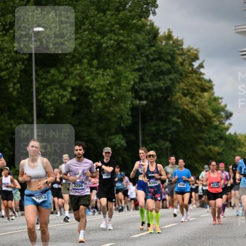 29.06.2025 - hella hamburg halbmarathon Dr. Thomas Lammeyer http://msf.ph/oto/8372591 29.06.2025 10:42:12 Kennedybrücke 1475, 1578, 1985, 2124, 2853, 3010, 3246, 3286, 3880, 4414, 5139, 5522, 5523, 5875, 6697, 6955, 7321, 7629, 8696, 8811, 9391, 9524, 9894, 10025, 10146, 10506, 11087, 11152, 11164 meine-sportfotos.de