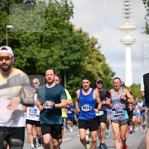 29.06.2025 - hella hamburg halbmarathon Dr. Thomas Lammeyer http://msf.ph/oto/8372597 29.06.2025 09:57:59 Kennedybrücke 1098, 1171, 1399, 1413, 1476, 1750, 1892, 2020, 2098, 2188, 2470, 2823, 2842, 3477, 3785, 4029, 4183, 4185, 4270, 4816, 5020, 5706, 6198, 6266, 6630, 6819, 6831, 7087, 7709, 8142, 8374, 8576, 8743, 9051, 9463, 9482, 9619, 9815, 10237, 10529 meine-sportfotos.de