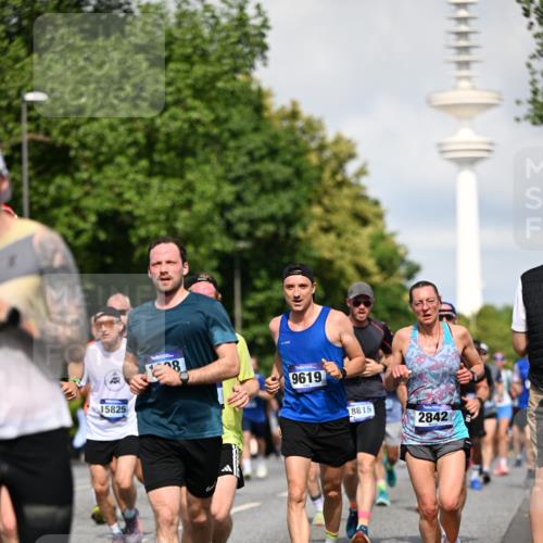 29.06.2025 - hella hamburg halbmarathon Dr. Thomas Lammeyer http://msf.ph/oto/8372608 29.06.2025 09:57:59 Kennedybrücke 1098, 1171, 1399, 1413, 1476, 1750, 1892, 2020, 2098, 2188, 2470, 2823, 2842, 3477, 3785, 4029, 4183, 4185, 4270, 4816, 5020, 5706, 6198, 6266, 6630, 6819, 6831, 7087, 7709, 8142, 8374, 8576, 8743, 9051, 9463, 9482, 9619, 9815, 10237, 10529 meine-sportfotos.de