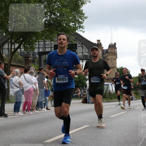 29.06.2025 - hella hamburg halbmarathon Yannick Fuchs http://msf.ph/oto/8372624 29.06.2025 10:53:47 20KM 1544, 2780, 3169, 3780, 4238, 4379, 4796, 4986, 6327, 6470, 7259, 7824, 8030, 8326, 8481, 8807, 9741, 9985, 10281, 10301, 10488, 11018, 11114, 11158, 11159, 11250, 11757, 12406, 12446, 12779, 13036, 13706, 14471, 14928, 15083, 15525, 15673, 15785, 15914, 16227, 16530, 16754, 16915, 17304, 17860, 18377, 18485, 18624, 18855, 19178 meine-sportfotos.de