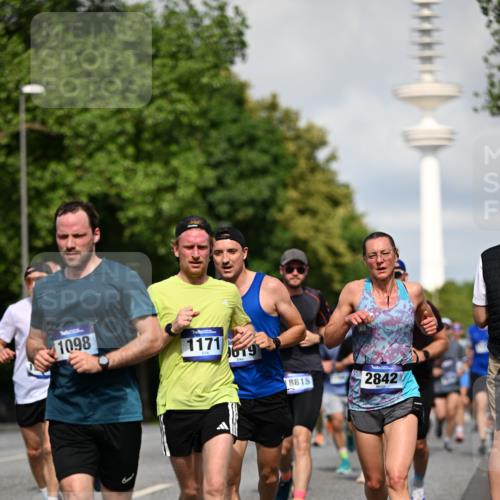 29.06.2025 - hella hamburg halbmarathon Dr. Thomas Lammeyer http://msf.ph/oto/8372674 29.06.2025 09:58:00 Kennedybrücke 1098, 1171, 1342, 1399, 1413, 1476, 1750, 1892, 2020, 2098, 2188, 2470, 2823, 2842, 2889, 3477, 3785, 4029, 4183, 4185, 4270, 4816, 5020, 5706, 6198, 6266, 6630, 6819, 6831, 7087, 7297, 7709, 8142, 8374, 8576, 8743, 9051, 9463, 9482, 9619, 9815, 10237, 10529 meine-sportfotos.de