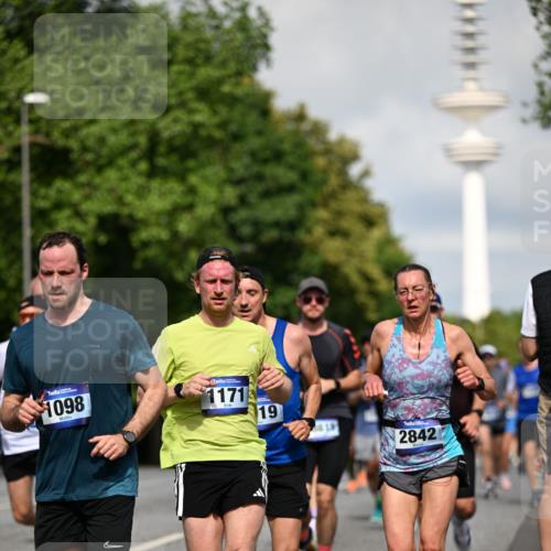 29.06.2025 - hella hamburg halbmarathon Dr. Thomas Lammeyer http://msf.ph/oto/8372682 29.06.2025 09:58:00 Kennedybrücke 1098, 1171, 1342, 1399, 1413, 1476, 1750, 1892, 2020, 2098, 2188, 2470, 2823, 2842, 2889, 3477, 3785, 4029, 4183, 4185, 4270, 4816, 5020, 5706, 6198, 6266, 6630, 6819, 6831, 7087, 7297, 7709, 8142, 8374, 8576, 8743, 9051, 9463, 9482, 9619, 9815, 10237, 10529 meine-sportfotos.de