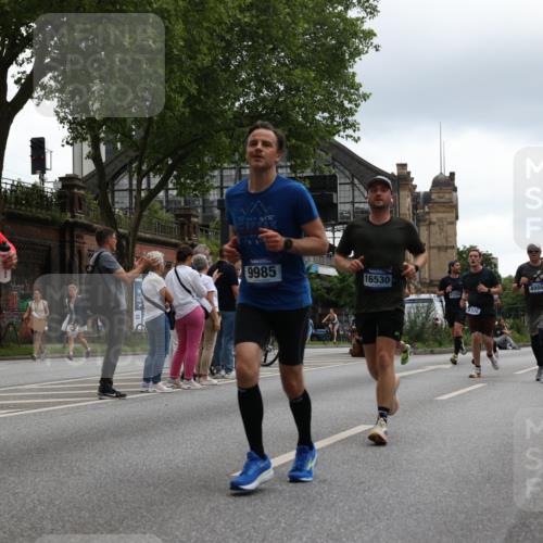 29.06.2025 - hella hamburg halbmarathon Yannick Fuchs http://msf.ph/oto/8372733 29.06.2025 10:53:47 20KM 1544, 2780, 3169, 3780, 4238, 4379, 4796, 4986, 6327, 6470, 7259, 7824, 8030, 8326, 8481, 8807, 9741, 9985, 10281, 10301, 10488, 11018, 11114, 11158, 11159, 11250, 11757, 12406, 12446, 12779, 13036, 13706, 14471, 14928, 15083, 15525, 15673, 15785, 15914, 16227, 16530, 16754, 16915, 17304, 17860, 18377, 18485, 18624, 18855, 19178 meine-sportfotos.de