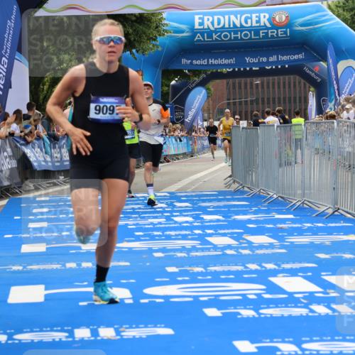 29.06.2025 - hella hamburg halbmarathon Strokosch-Dieckow http://msf.ph/oto/8372742 29.06.2025 10:27:13 Ziel 9097, 15136, 15583, 18037, 18124 meine-sportfotos.de