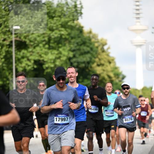 29.06.2025 - hella hamburg halbmarathon Dr. Thomas Lammeyer http://msf.ph/oto/8372783 29.06.2025 09:58:06 Kennedybrücke 1098, 1119, 1171, 1342, 1399, 1413, 1476, 1750, 1892, 1942, 2020, 2188, 2442, 2470, 2842, 2889, 3477, 3562, 4017, 4029, 4183, 4185, 4270, 4816, 5020, 5447, 5706, 5884, 6198, 6266, 6630, 6819, 7087, 7297, 7709, 8142, 8374, 8576, 8743, 9051, 9463, 9619, 9815, 10237, 10529, 11422 meine-sportfotos.de