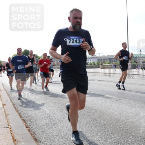 29.06.2025 - hella hamburg halbmarathon Lena Gebhardt http://msf.ph/oto/8372800 29.06.2025 10:02:15 Lombardsbrücke 1916, 16723, 2315, 7243, 11554, 1128, 1254, 1364, 1432, 1453, 1733, 1881, 2142, 2322, 2323, 2685, 2712, 3169, 3780, 3976, 4066, 4286, 4328, 4985, 5742, 5763, 6166, 6295, 6322, 6327, 6438, 6595, 6708, 6860, 7031, 7049, 7189, 7223, 7243, 7323, 7869, 8749, 9020, 9021, 9131, 9156, 9230, 9353, 9554, 9741, 9928, 10177, 10866, 10882, 11191, 11554, 11670, 11871, 11938, 12315, 12316, 12491, 14471, 14660, 14677, 16420 meine-sportfotos.de