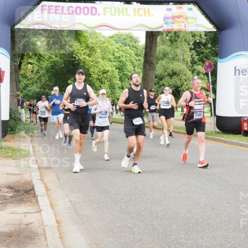 29.06.2025 - hella hamburg halbmarathon MichiJ http://msf.ph/oto/8372807 29.06.2025 10:44:55 Zwischen KM18-KM19 2282, 2806, 2840, 2907, 5341, 6104, 6595, 7856, 12495, 13664, 13880, 15145, 16113, 16517, 16910, 17531, 17782, 17827 meine-sportfotos.de
