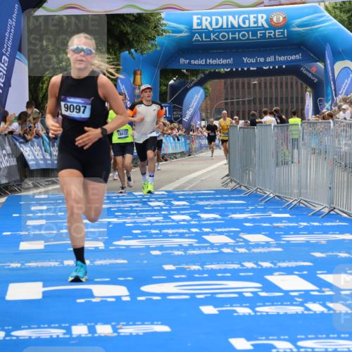29.06.2025 - hella hamburg halbmarathon Strokosch-Dieckow http://msf.ph/oto/8372812 29.06.2025 10:27:13 Ziel 9097, 15136, 15583, 18037, 18124 meine-sportfotos.de