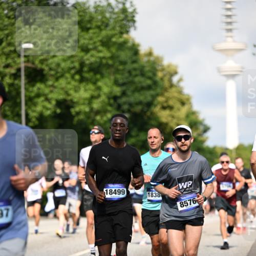 29.06.2025 - hella hamburg halbmarathon Dr. Thomas Lammeyer http://msf.ph/oto/8372851 29.06.2025 09:58:07 Kennedybrücke 1098, 1119, 1171, 1342, 1399, 1413, 1476, 1750, 1892, 1942, 2020, 2188, 2442, 2470, 2561, 2842, 2889, 3477, 3562, 4017, 4029, 4185, 4270, 4816, 5020, 5447, 5706, 5884, 6198, 6266, 6630, 6819, 7087, 7297, 7709, 8142, 8374, 8576, 9051, 9463, 9619, 10237, 10529, 11422 meine-sportfotos.de