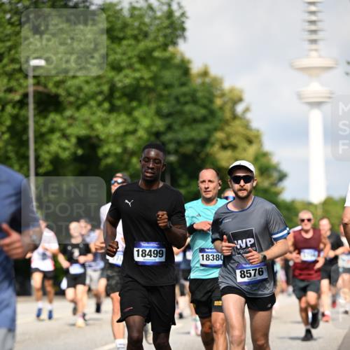 29.06.2025 - hella hamburg halbmarathon Dr. Thomas Lammeyer http://msf.ph/oto/8372856 29.06.2025 09:58:07 Kennedybrücke 1098, 1119, 1171, 1342, 1399, 1413, 1476, 1750, 1892, 1942, 2020, 2188, 2442, 2470, 2561, 2842, 2889, 3477, 3562, 4017, 4029, 4185, 4270, 4816, 5020, 5447, 5706, 5884, 6198, 6266, 6630, 6819, 7087, 7297, 7709, 8142, 8374, 8576, 9051, 9463, 9619, 10237, 10529, 11422 meine-sportfotos.de