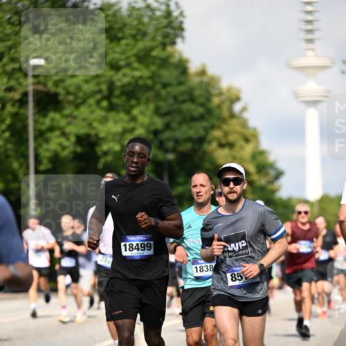 29.06.2025 - hella hamburg halbmarathon Dr. Thomas Lammeyer http://msf.ph/oto/8372864 29.06.2025 09:58:07 Kennedybrücke 1098, 1119, 1171, 1342, 1399, 1413, 1476, 1750, 1892, 1942, 2020, 2188, 2442, 2470, 2561, 2842, 2889, 3477, 3562, 4017, 4029, 4185, 4270, 4816, 5020, 5447, 5706, 5884, 6198, 6266, 6630, 6819, 7087, 7297, 7709, 8142, 8374, 8576, 9051, 9463, 9619, 10237, 10529, 11422 meine-sportfotos.de