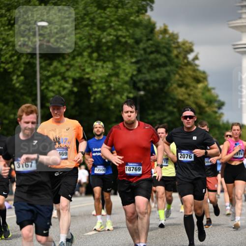 29.06.2025 - hella hamburg halbmarathon Dr. Thomas Lammeyer http://msf.ph/oto/8372884 29.06.2025 10:19:55 Kennedybrücke 1308, 1440, 1651, 2071, 2076, 2140, 2436, 2601, 2835, 3167, 4828, 5046, 5423, 7897, 7941, 7942, 8057, 8274, 8746, 8885, 9192, 9307, 9784, 9881, 10108, 10608, 11113, 11303 meine-sportfotos.de