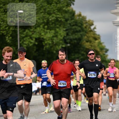 29.06.2025 - hella hamburg halbmarathon Dr. Thomas Lammeyer http://msf.ph/oto/8372903 29.06.2025 10:19:55 Kennedybrücke 1308, 1440, 1651, 2071, 2076, 2140, 2436, 2601, 2835, 3167, 4828, 5046, 5423, 7897, 7941, 7942, 8057, 8274, 8746, 8885, 9192, 9307, 9784, 9881, 10108, 10608, 11113, 11303 meine-sportfotos.de