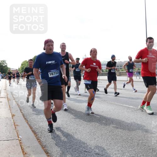 29.06.2025 - hella hamburg halbmarathon Lena Gebhardt http://msf.ph/oto/8372939 29.06.2025 10:02:16 Lombardsbrücke 19162, 16723, 15901, 12315, 6166, 1128, 1254, 1364, 1432, 1453, 1733, 2142, 2322, 2323, 2685, 2712, 3169, 3780, 3976, 4066, 4286, 4328, 4985, 5742, 5763, 6166, 6295, 6322, 6327, 6438, 6595, 6708, 6860, 7031, 7049, 7189, 7223, 7243, 7323, 7869, 8749, 9020, 9021, 9131, 9156, 9230, 9353, 9554, 9741, 9928, 10177, 10866, 10882, 11191, 11554, 11670, 11871, 11938, 12315, 12316, 12491, 14471, 14660, 14677, 16420 meine-sportfotos.de