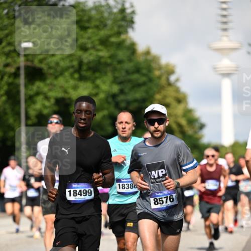 29.06.2025 - hella hamburg halbmarathon Dr. Thomas Lammeyer http://msf.ph/oto/8372945 29.06.2025 09:58:08 Kennedybrücke 1098, 1119, 1171, 1342, 1399, 1413, 1750, 1892, 1942, 2020, 2188, 2442, 2470, 2561, 2842, 2889, 3477, 3562, 4017, 4029, 4185, 4270, 4816, 5020, 5447, 5706, 5884, 6198, 6266, 6630, 6819, 7087, 7297, 7709, 8142, 8374, 8482, 8576, 9051, 9463, 9619, 10237, 10529, 11422 meine-sportfotos.de