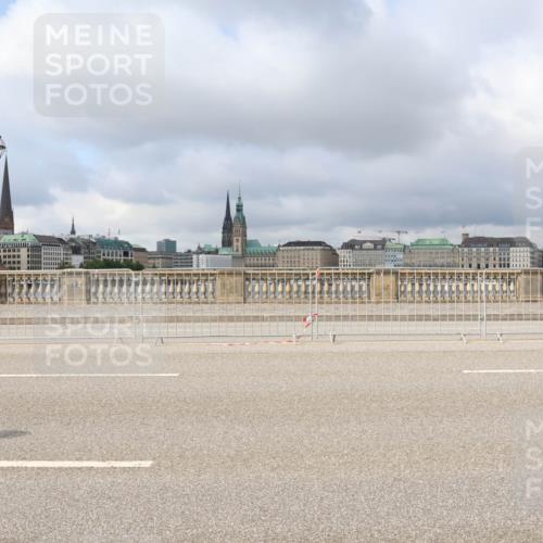 29.06.2025 - hella hamburg halbmarathon Lena Gebhardt http://msf.ph/oto/8372948 29.06.2025 09:12:24 Lombardsbrücke  meine-sportfotos.de