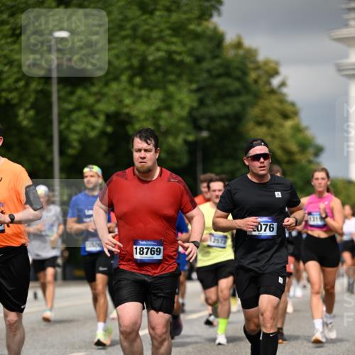 29.06.2025 - hella hamburg halbmarathon Dr. Thomas Lammeyer http://msf.ph/oto/8373026 29.06.2025 10:19:56 Kennedybrücke 1308, 1440, 1651, 2071, 2076, 2140, 2436, 2601, 2835, 3167, 4828, 5046, 5423, 7897, 7941, 7942, 8057, 8169, 8274, 8746, 8885, 9192, 9307, 9784, 9881, 10108, 10608, 11113, 11303 meine-sportfotos.de