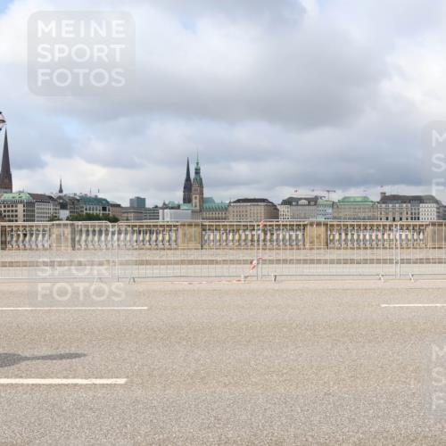 29.06.2025 - hella hamburg halbmarathon Lena Gebhardt http://msf.ph/oto/8373077 29.06.2025 09:12:24 Lombardsbrücke  meine-sportfotos.de