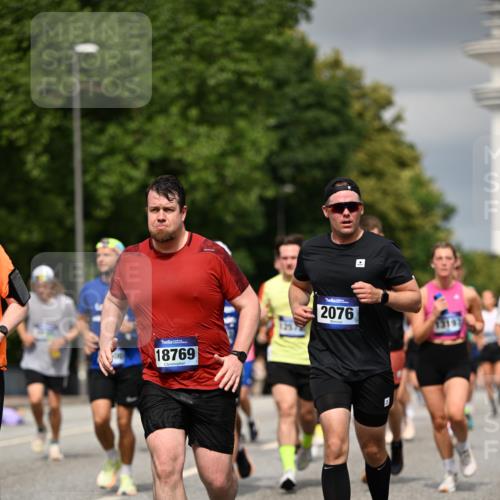 29.06.2025 - hella hamburg halbmarathon Dr. Thomas Lammeyer http://msf.ph/oto/8373078 29.06.2025 10:19:56 Kennedybrücke 1308, 1440, 1651, 2071, 2076, 2140, 2436, 2601, 2835, 3167, 4828, 5046, 5423, 7897, 7941, 7942, 8057, 8169, 8274, 8746, 8885, 9192, 9307, 9784, 9881, 10108, 10608, 11113, 11303 meine-sportfotos.de