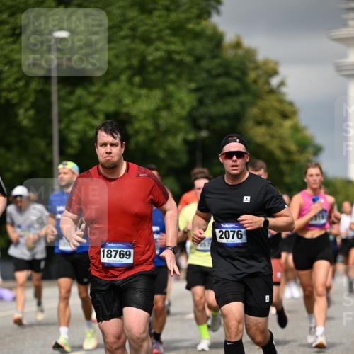 29.06.2025 - hella hamburg halbmarathon Dr. Thomas Lammeyer http://msf.ph/oto/8373089 29.06.2025 10:19:56 Kennedybrücke 1308, 1440, 1651, 2071, 2076, 2140, 2436, 2601, 2835, 3167, 4828, 5046, 5423, 7897, 7941, 7942, 8057, 8169, 8274, 8746, 8885, 9192, 9307, 9784, 9881, 10108, 10608, 11113, 11303 meine-sportfotos.de
