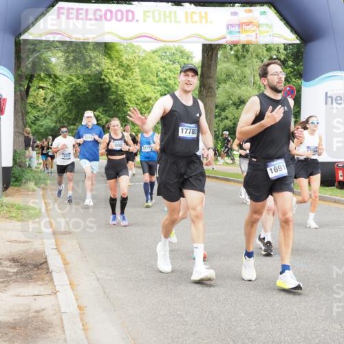 29.06.2025 - hella hamburg halbmarathon MichiJ http://msf.ph/oto/8373112 29.06.2025 10:44:57 Zwischen KM18-KM19 2282, 2806, 2840, 2907, 3251, 4088, 5341, 6104, 7856, 10020, 13287, 13664, 13880, 14914, 15145, 16113, 16517, 16910, 17531, 17782, 18762 meine-sportfotos.de
