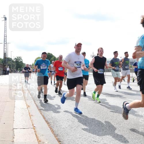 29.06.2025 - hella hamburg halbmarathon Lena Gebhardt http://msf.ph/oto/8373151 29.06.2025 10:15:02 Lombardsbrücke 14999, 10391, 7439, 1575, 3507, 3509, 16208, 1071, 1296, 1379, 1524, 1575, 1728, 1745, 2046, 2140, 2281, 2601, 2690, 2990, 3025, 3154, 3454, 3507, 3509, 3513, 3650, 3691, 3834, 3844, 4495, 4641, 5191, 5271, 5608, 5800, 5981, 5986, 6181, 6248, 6317, 6935, 7195, 7439, 7452, 7881, 8055, 8147, 8237, 8239, 8256, 8275, 8522, 8563, 8609, 8755, 8854, 9113, 9173, 9556, 9663, 9709, 9847, 9911, 9975, 10391, 10589, 10610, 10717, 10963, 11271, 11598 meine-sportfotos.de