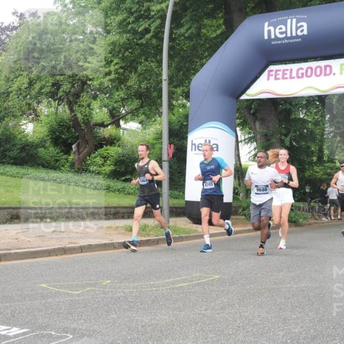 29.06.2025 - hella hamburg halbmarathon KatJ http://msf.ph/oto/8373165 29.06.2025 10:23:55 Zwischen KM18-KM19 1002, 1644, 8395 meine-sportfotos.de