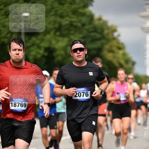 29.06.2025 - hella hamburg halbmarathon Dr. Thomas Lammeyer http://msf.ph/oto/8373182 29.06.2025 10:19:57 Kennedybrücke 1212, 1308, 1440, 1651, 2071, 2076, 2140, 2436, 2601, 2835, 3167, 4828, 5046, 5423, 7897, 7941, 7942, 8057, 8169, 8274, 8746, 8885, 9192, 9307, 9784, 9881, 10108, 10608, 11113, 11303 meine-sportfotos.de