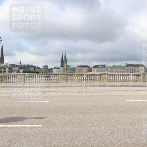 29.06.2025 - hella hamburg halbmarathon Lena Gebhardt http://msf.ph/oto/8373205 29.06.2025 09:12:24 Lombardsbrücke  meine-sportfotos.de
