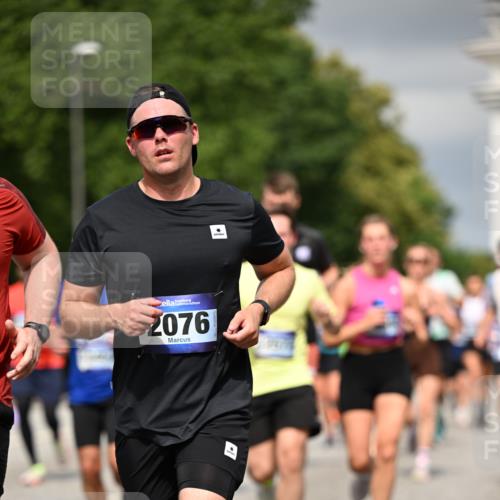 29.06.2025 - hella hamburg halbmarathon Dr. Thomas Lammeyer http://msf.ph/oto/8373223 29.06.2025 10:19:58 Kennedybrücke 1212, 1308, 1440, 1651, 2071, 2076, 2140, 2436, 2601, 2835, 3167, 4828, 5046, 5423, 7897, 7941, 7942, 8057, 8169, 8274, 8746, 8885, 9192, 9307, 9784, 9881, 10608, 10844, 11113, 11303 meine-sportfotos.de