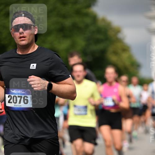 29.06.2025 - hella hamburg halbmarathon Dr. Thomas Lammeyer http://msf.ph/oto/8373250 29.06.2025 10:19:59 Kennedybrücke 1212, 1308, 1651, 2071, 2076, 2140, 2436, 2601, 2835, 3167, 4583, 4828, 5046, 5423, 7897, 7941, 7942, 8057, 8169, 8274, 8746, 8885, 9192, 9307, 9784, 9881, 10608, 10844, 11113, 11303 meine-sportfotos.de