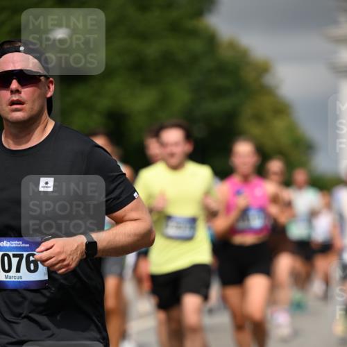 29.06.2025 - hella hamburg halbmarathon Dr. Thomas Lammeyer http://msf.ph/oto/8373254 29.06.2025 10:19:59 Kennedybrücke 1212, 1308, 1651, 2071, 2076, 2140, 2436, 2601, 2835, 3167, 4583, 4828, 5046, 5423, 7897, 7941, 7942, 8057, 8169, 8274, 8746, 8885, 9192, 9307, 9784, 9881, 10608, 10844, 11113, 11303 meine-sportfotos.de