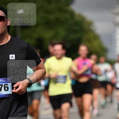 29.06.2025 - hella hamburg halbmarathon Dr. Thomas Lammeyer http://msf.ph/oto/8373262 29.06.2025 10:19:59 Kennedybrücke 1212, 1308, 1651, 2071, 2076, 2140, 2436, 2601, 2835, 3167, 4583, 4828, 5046, 5423, 7897, 7941, 7942, 8057, 8169, 8274, 8746, 8885, 9192, 9307, 9784, 9881, 10608, 10844, 11113, 11303 meine-sportfotos.de