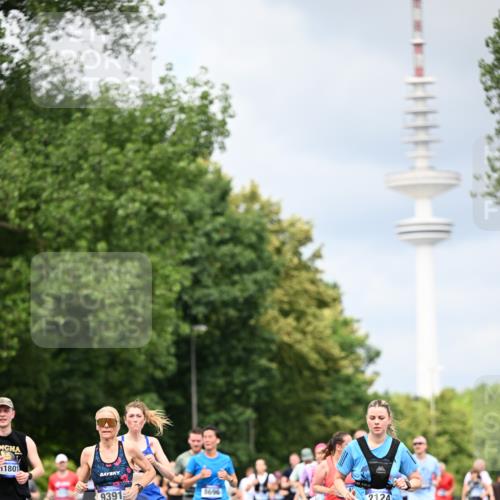 29.06.2025 - hella hamburg halbmarathon Dr. Thomas Lammeyer http://msf.ph/oto/8373270 29.06.2025 10:42:15 Kennedybrücke 1475, 1578, 1985, 2124, 3010, 3246, 3286, 3633, 3636, 3880, 4414, 5139, 5875, 6697, 6955, 7321, 7629, 8539, 8696, 9391, 9524, 9894, 10025, 10146, 10506, 11087, 11152, 11164 meine-sportfotos.de