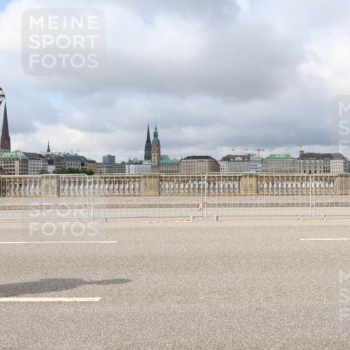 29.06.2025 - hella hamburg halbmarathon Lena Gebhardt http://msf.ph/oto/8373276 29.06.2025 09:12:24 Lombardsbrücke  meine-sportfotos.de