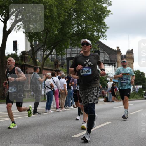 29.06.2025 - hella hamburg halbmarathon Yannick Fuchs http://msf.ph/oto/8373383 29.06.2025 10:53:50 20KM 1019, 1544, 2780, 3169, 3780, 4238, 4379, 4986, 5272, 6327, 6470, 7259, 7824, 8030, 8326, 8481, 8749, 8807, 9741, 9985, 10271, 10281, 10301, 10488, 11018, 11114, 11158, 11159, 11250, 11757, 12406, 12422, 12446, 12779, 13036, 13706, 13847, 13993, 14471, 14823, 15083, 15525, 15673, 15785, 15914, 16227, 16530, 16608, 16754, 16915, 17304, 17860, 18130, 18377, 18624, 18855, 19178 meine-sportfotos.de
